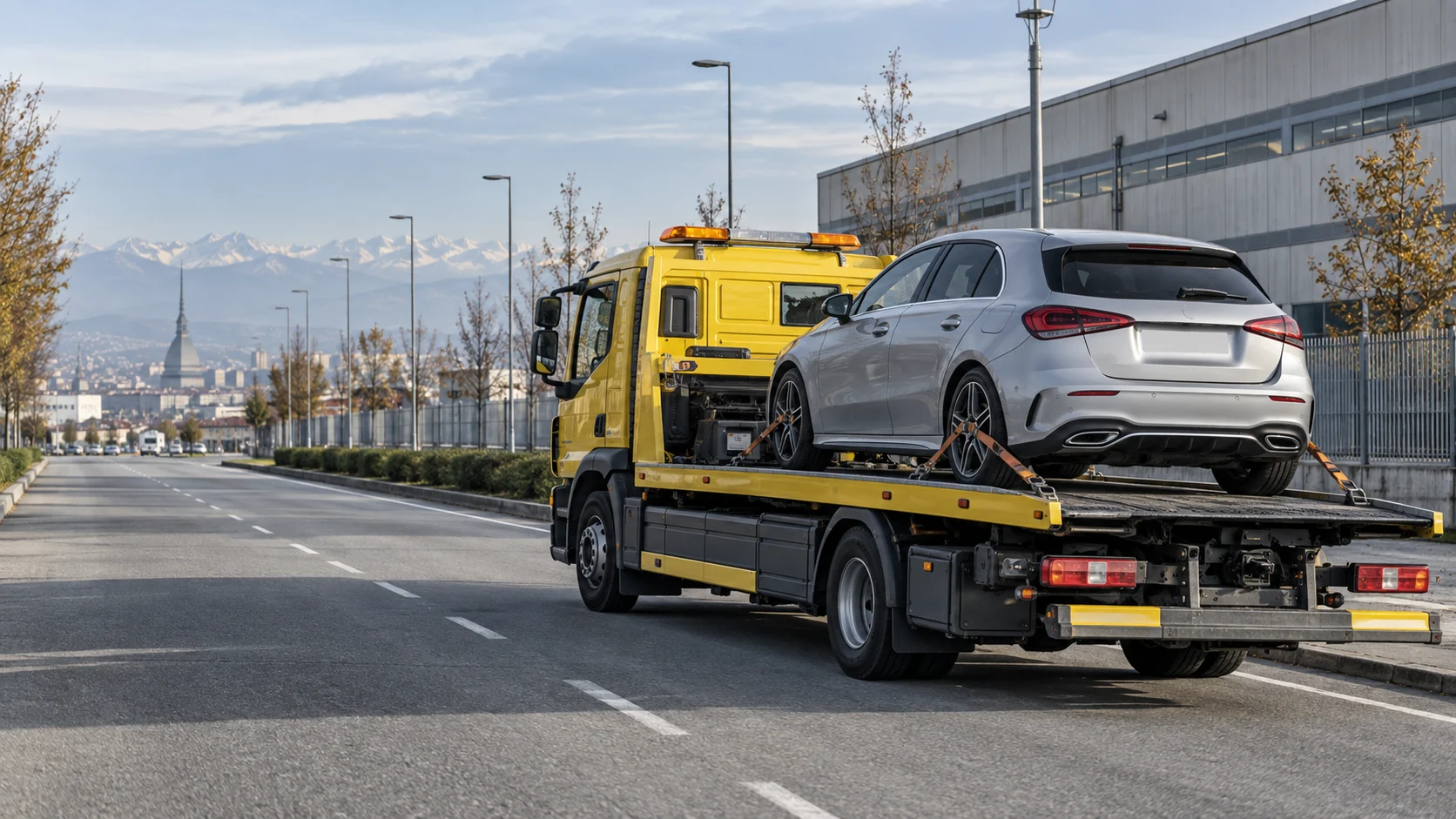 Carroattrezzi e operazioni di recupero su strada